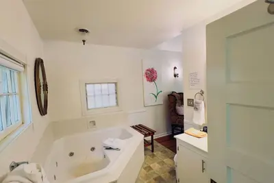 Image de Rock Cottage Gardens B&B - Cottage #5 Norma Bolt Cottage