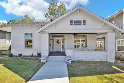 Image de Avondale Charmer-Comfort & Style