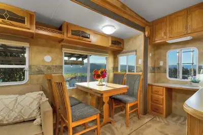 Image de Fifth + Fabulous