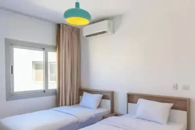 Image de Cozy & Sunny Duplex with 3 Bedrooms in Sholan 1