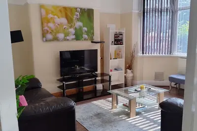 Image de The Mancunian Pride Near United Stadium-4 Br Family house