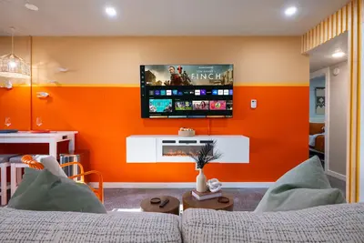 Image de Quiet 2br Apt with W/D and Carport Near Ku