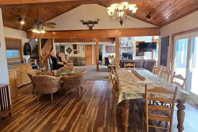 Image de American Dream - Dog-Friendly 5br Mountain Escape w/ Hot Tub & Fireplace