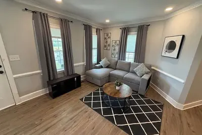 Image de Spacious & Cozy 3br home in peaceful Portsmouth neighborhood