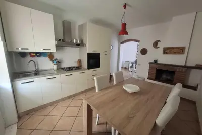 Image de Comfortable two-room detached apartment a stone's throw from the sea in the green hills.