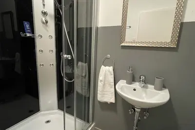 Image de Modern & central in the city I kitchen I washing machine I balcony I ideal for companies