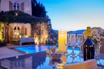 Image de Villa à Torno avec 8 chambres à coucher, 16 couchages