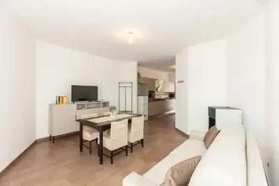 Image de Villa luminosa con balcone e jacuzzi, zona Milano