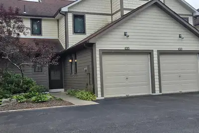 Image de Cozy Condo | Relaxing 3br Lakefront Condo w/ Community Pool