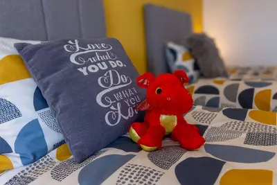 Image de Traditionelle-Appartement-Salle de bain partagée