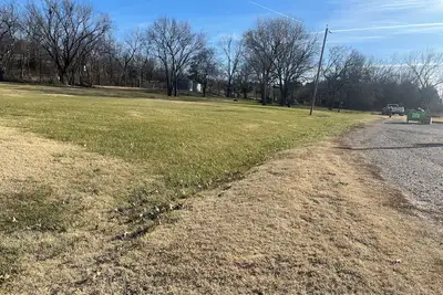 Image de Two 50 ampRV hookups, developed specifically for deer, pheasant, quail hunters.