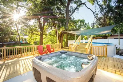 Image de Relax & Unwind at Your Clearwater Getaway – 4br/2ba with Pool & Hot Tub
