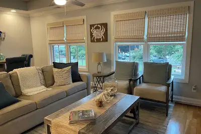 Image de Old Town Bluffton! Steps from shopping, restaurants, music, art and more.