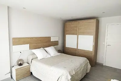 Image de Ideal for families and groups, modern Vft, up to 5 guests and 5 minutes from downtown.