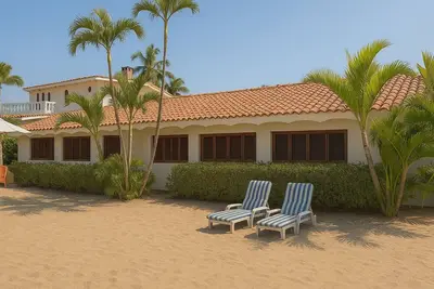 Image de Private Beachfront Home in Los Ayala · Gated · Sleeps 8 · Ocean-Breeze Living