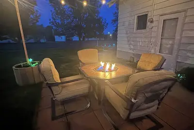 Image de Red Roof Retreat - cozy home in Carson