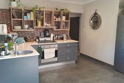 Image de Relaxed Family Home with Garden, 3 Cats, Games Area  – Summer Getaway