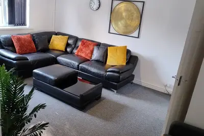 Image de Airport & City Access 3br With Garden and Parking