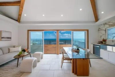 Image de Xanadu Oceanfront Luxury Two Story Villa