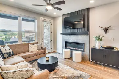 Image de Brand-New Townhome w/ Hot Tub, 4 Mi to Winter Park