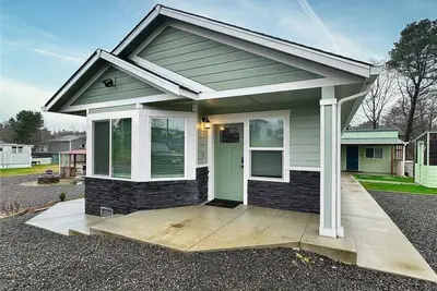 Image de The Whaler\n“Walk to the beach”