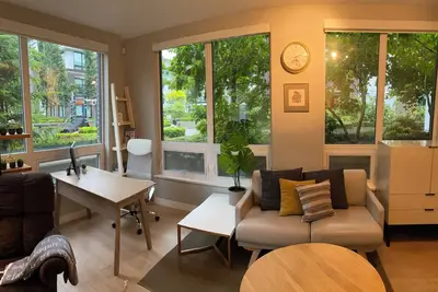 Image de Charming 2br + 2bath Walking to Walmart & Dining