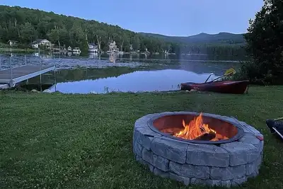 Image de Pines + Paddles - Lakeside Retreat in the Mountains