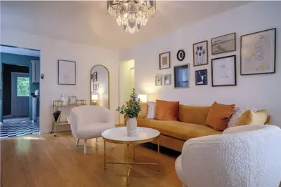 Image de 2br 2Bath Retreat Close to Old Town Pasadena, Caltech & Old Town king size bed!