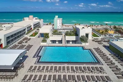 Image de New Luxury Beachfront Condo with Rooftop Pool