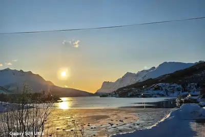 Image de Large modern house, perfect for Northern lights chasing