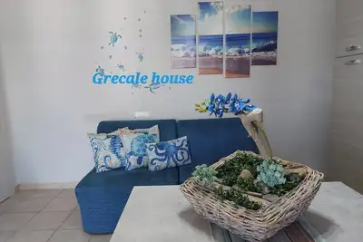 Image de A stone's throw from the sea, \"Grecale house\"