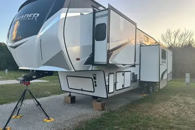 Image de Branson Escape- Charming Stationary Fifth Wheel Rental with Comfort and Style