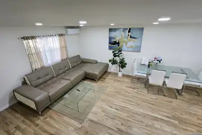 Image de Welcome to The Brownstone! Newly renovated 3 bed home in the heart of Brooklyn!