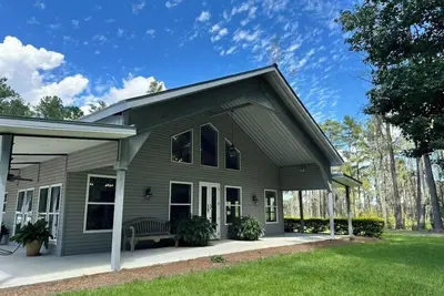 Image de Brand New Game Day Listing! Gata Getaway! 2 bed, 2 bath, 15 min from Stadium.