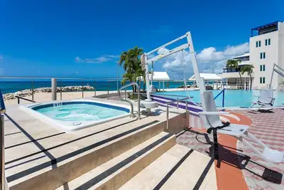 Image de Grand Appartement De Standing Hilton Vacation Bord De Plage Caraibes