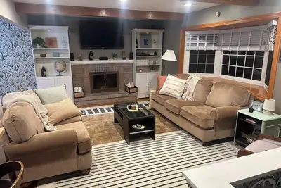 Image de Beautiful, peaceful and oh so comfortable Twin City oasis