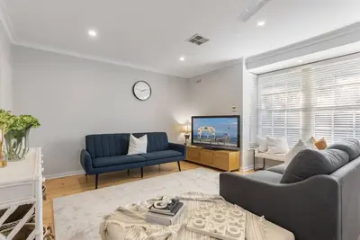 Image de Beachside House with Garage and Outdoor Space