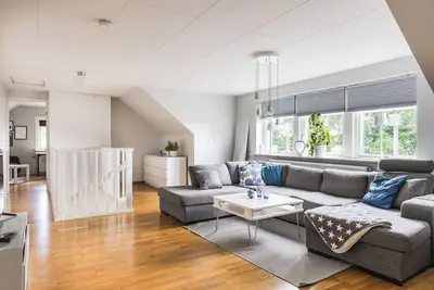 Image de Stylish Family Retreat with Jacuzzi and Cinema