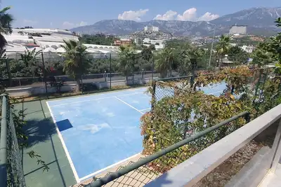 Image de Two-bedroom Luxury duplex penthouse apartment. special view of the sea and forest