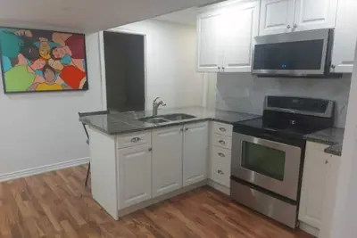 Image de 2 Bedroom Basement apartment for rent either long term or short term.