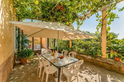 Image de Gîte 'Atelier De Fernand - Mas Des Iles' avec Terrasse Privée, Jardin Partagé et Wi-Fi