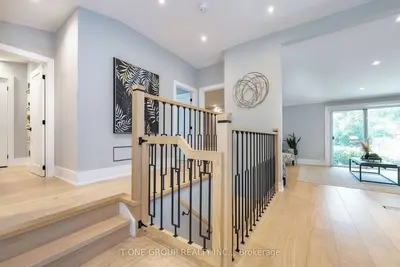 Image de Central Location! Near Mosque, Shops & Schools with Quick Highway Access