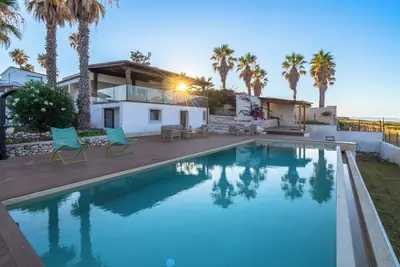 Image de Sunrise House - Infinity Pool, Nature, Sea View