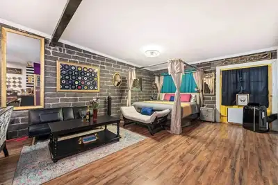 Image de Lavish Loft Open Concept Condo Close to Capitol