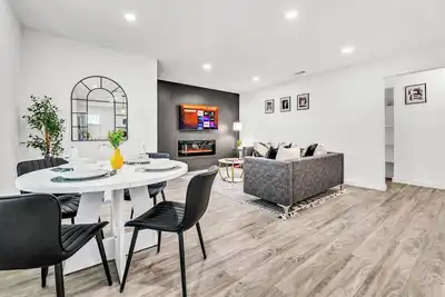 Image de Stadium Hideout & Retreat/ Walk to At&T Stadium