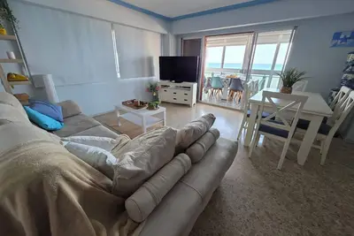 Image de Beachfront house with fantastic views, full kitchen and quality wifi.