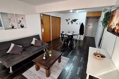 Image de Centric Loc : Sleeps 5 : Balcony : High-Speed WiFi