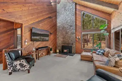 Image de Mountain Modern Retreat at Black Butte Ranch – 4br/3ba w/ Loft & Deck