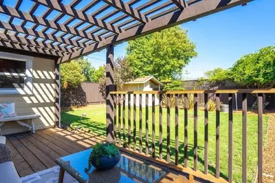 Image de Midtown Petaluma Furnished Home — Available December '25 through July '26