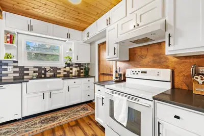 Fishing & Work-Friendly In A Prime Location